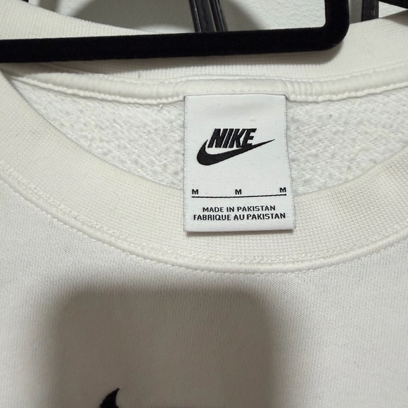 Nike cropped sweatshirt medium - Picture 3 of 3